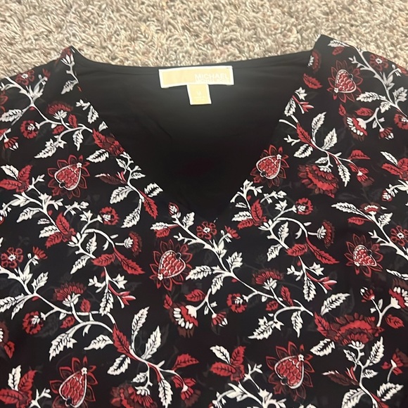 Michael Kors 3/4 sleeve. Medium. Black/maroon/cream. - Picture 2 of 5